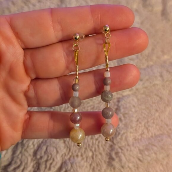 Elegant Gold and purple semi-precious Beaded Earrings - Picture 2 of 3